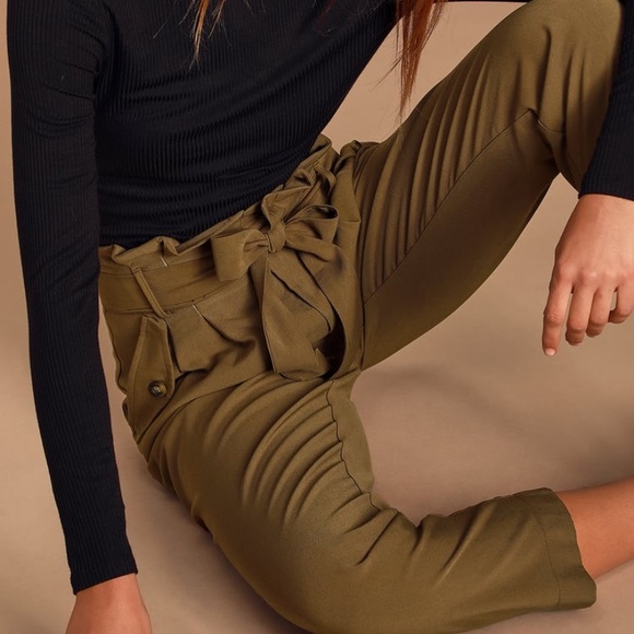 Lulus Pants - NWOT Lulus Saxon Olive Green Paperbag Waist Pants